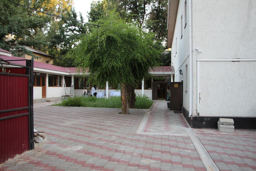Hostel Fiveseasons Almaty Exterior foto