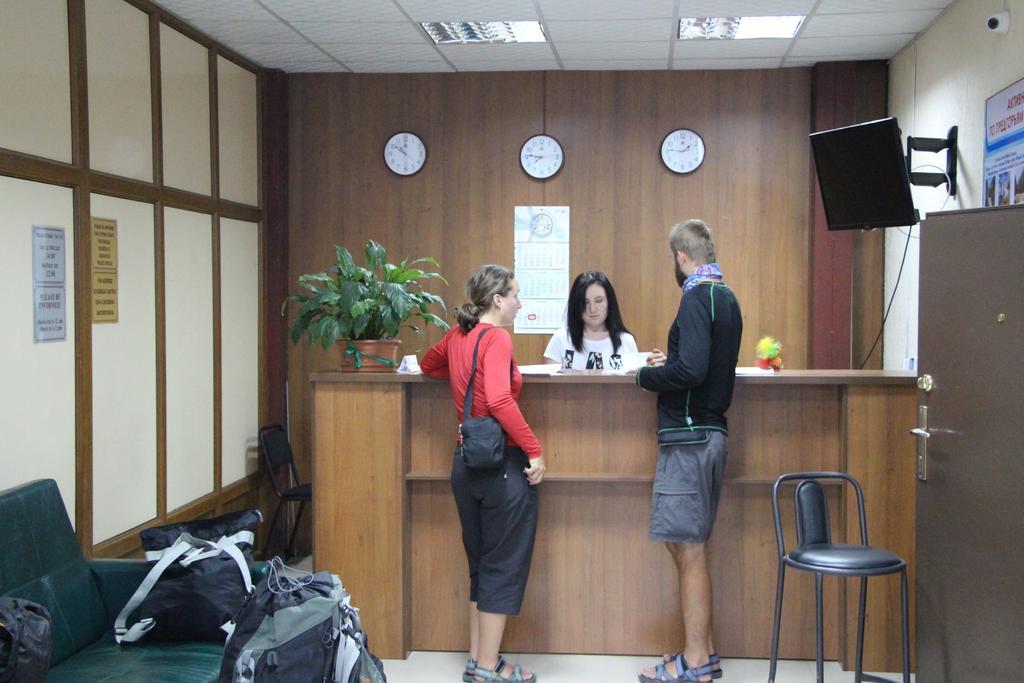 Hostel Fiveseasons Almaty Exterior foto