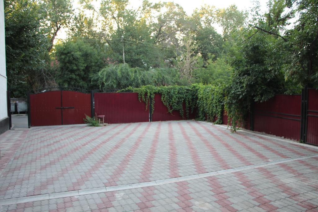 Hostel Fiveseasons Almaty Exterior foto