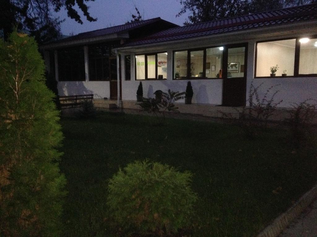 Hostel Fiveseasons Almaty Exterior foto
