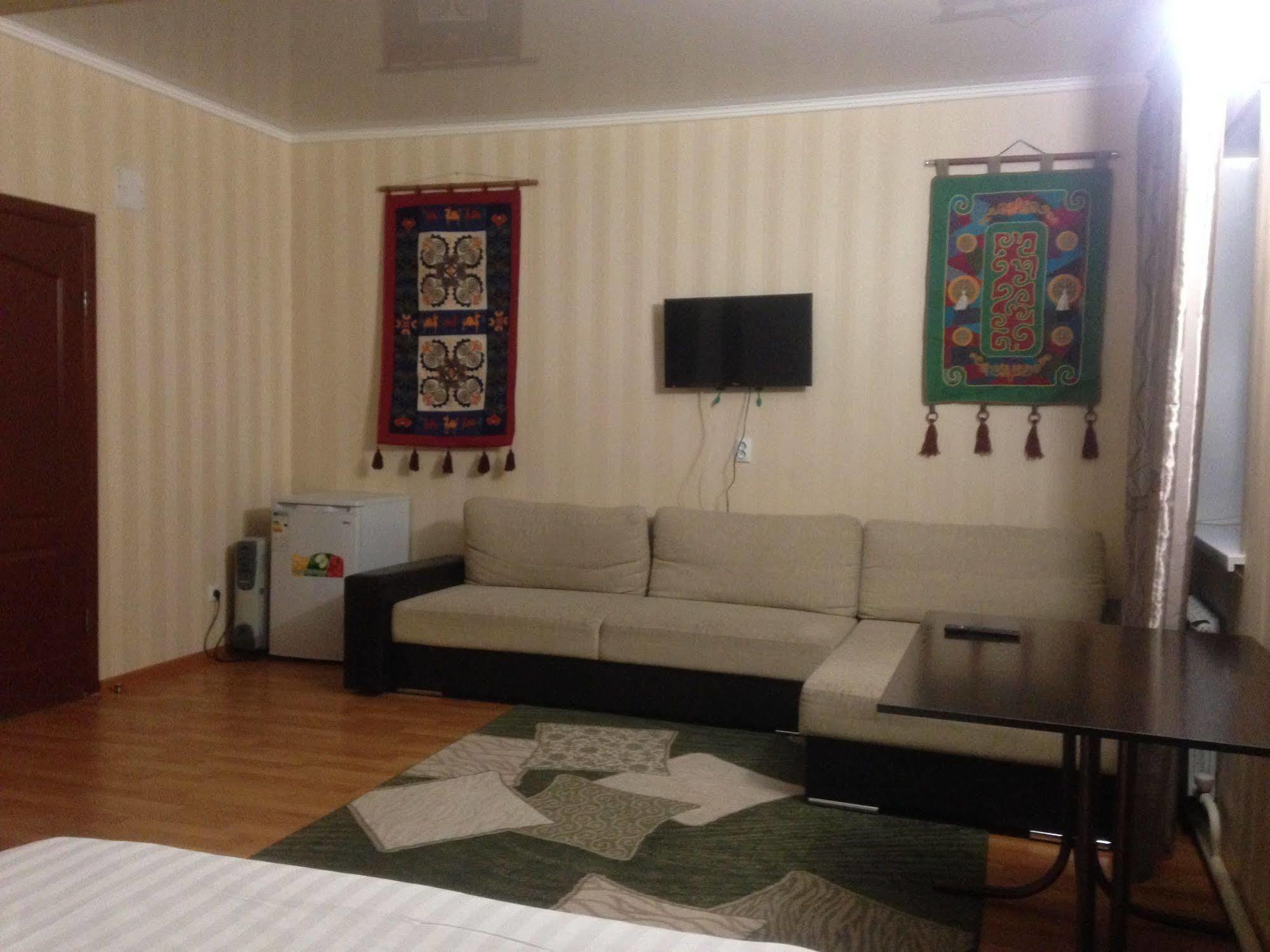 Hostel Fiveseasons Almaty Exterior foto